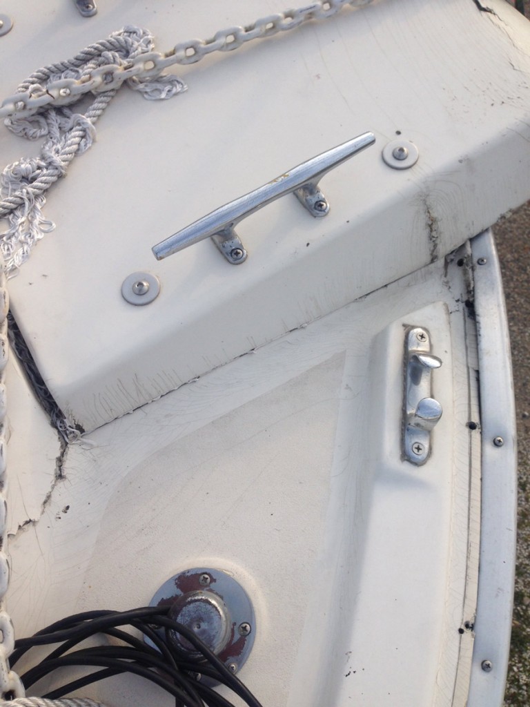 before-repairs-to-damaged-fiberglass-yacht